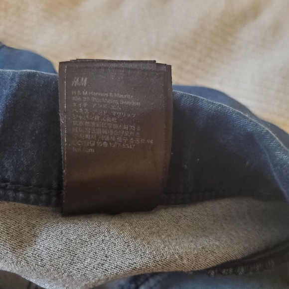 H&M Stretchy Jeggings Dark Blue with Pockets Mid Rise - Size 4 - Picture 8 of 9